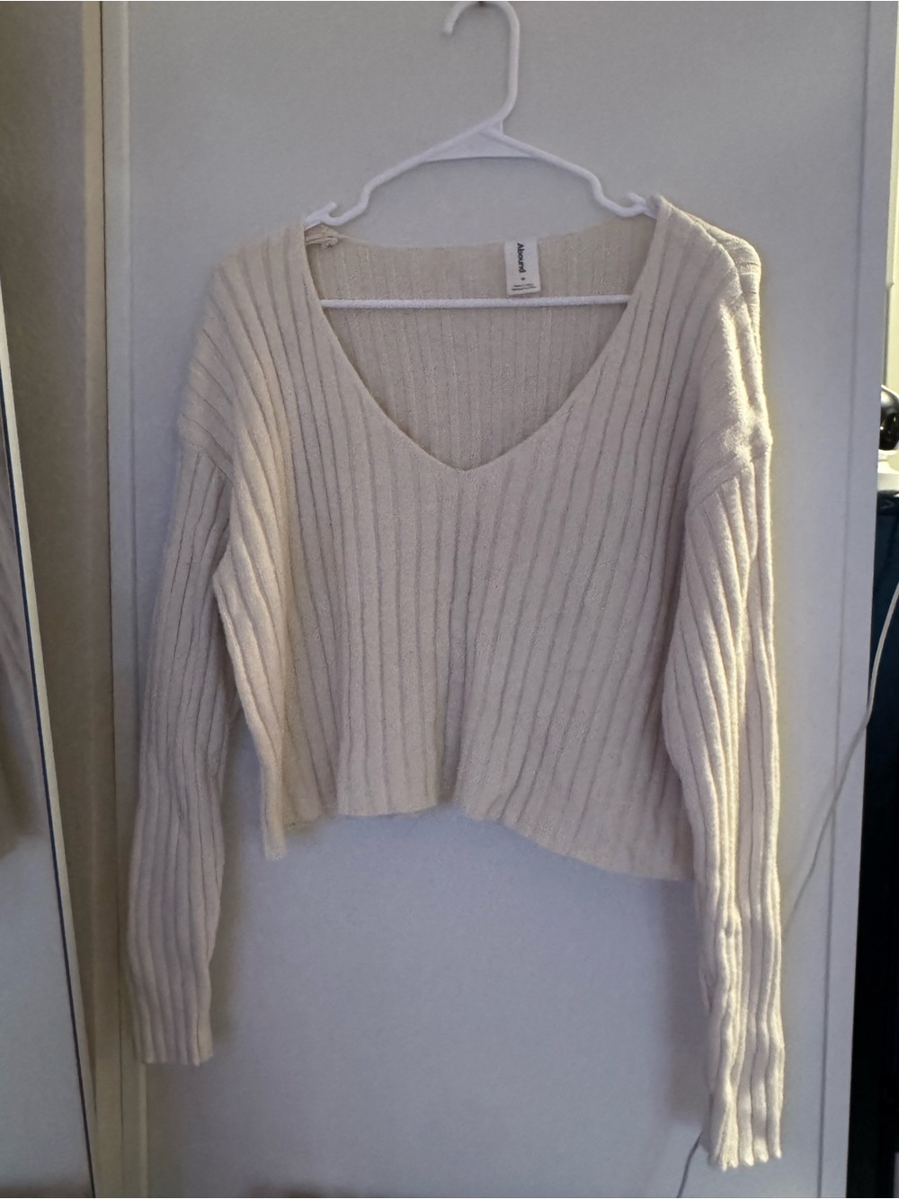 Abound Cream Ribbed V-Neck Cropped Sweater